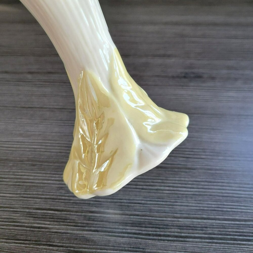 Vintage Belleek Sunflower Bud Vase, Embossed Leaves, Yellow Luster, Ireland - Picture 6 of 10